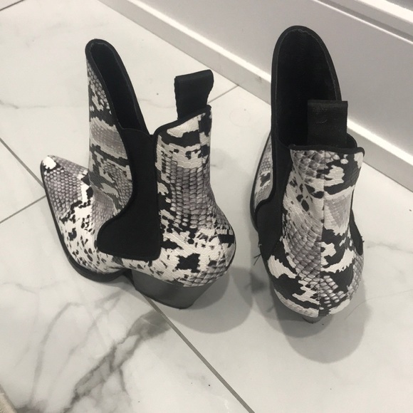 Zara cow boy women’s boots - Picture 4 of 7